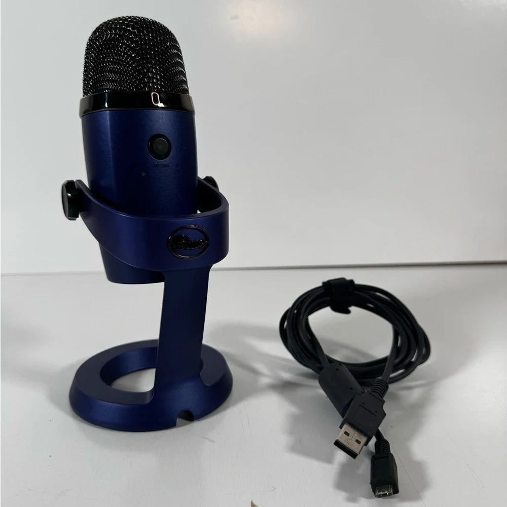 Blue Yeti Nano USB Microphone Vivid Blue | Works Great | With USB Cable